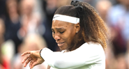 Serena Williams chorando após sentir lesão que a tirou de Wimbledon - GettyImages