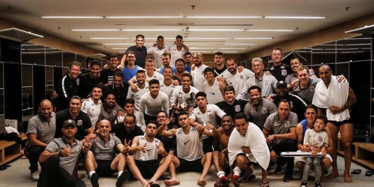 Elenco Corinthians (Crédito: Reprodução/Instagram)