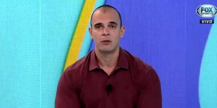 Comentarista da FoxSports detona Fabio Carille e manda recado: "Adeus" (Crédito: Transmissão FoxSports)