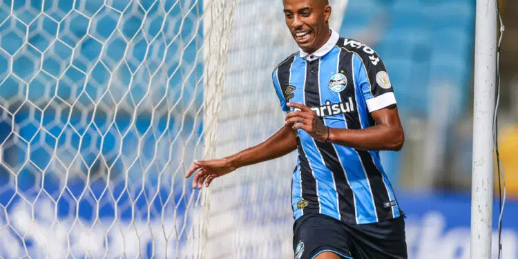 Jovem meio-campista vem jogando muito bem na temporada (Crédito: GettyImages)