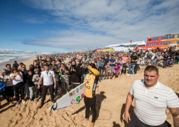 Gabriel Medina cometeu uma interferência e acabou eliminado (Crédito: GettyImages)
