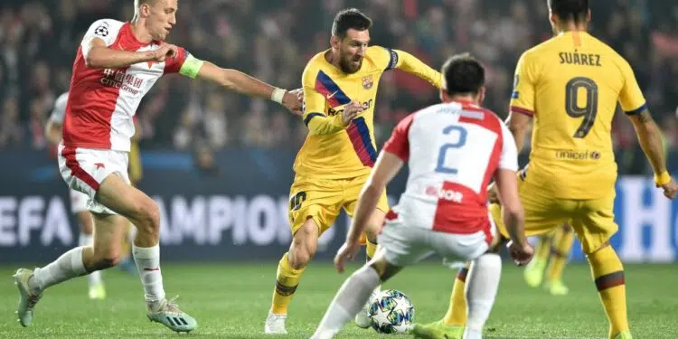 Barcelona deixou o vestiário do Slavia Praga em verdadeiro caos (Crédito: Getty Images)