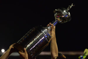 Na quarta-feira, 30, a Conmebol abrirá venda para a final entre Flamengo e River (Crédito: Getty Images)