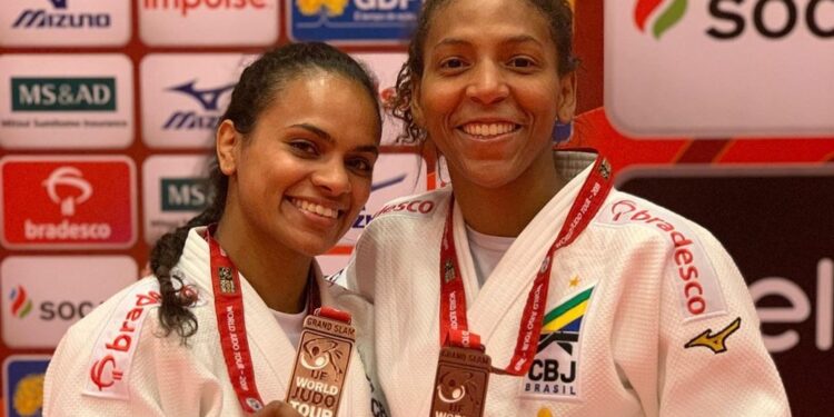 Rafaela Silva pede namorada em casamento (Crédito: Instagram)