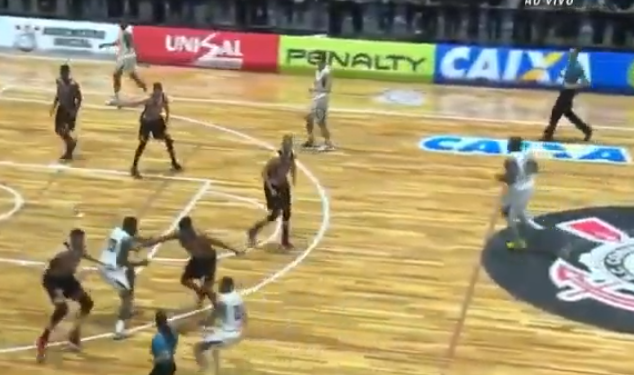 São Paulo atropela Corinthians no NBB (Crédito: Youtube)