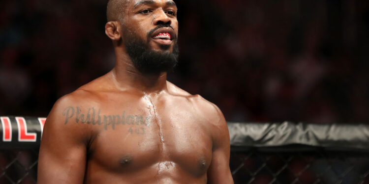Jon Jones acusa Israel Adesanya de recusar luta no UFC (Crédito: GettyImages)