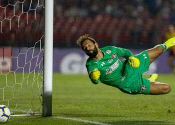 Goleiro Muriel se machucou feio (Crédito: GettyImages)
