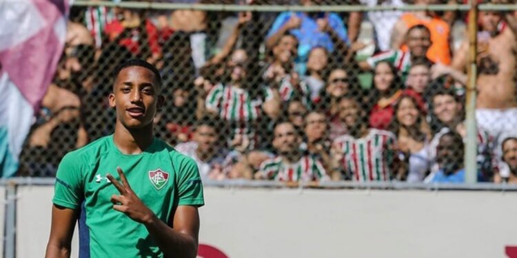 Jovem de 18 anos não está relacionado para os próximos dois jogos do Fluminense (Crédito: Instagram)