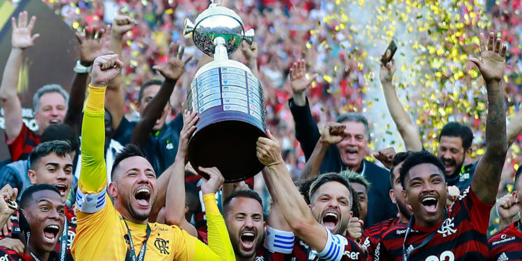 CONMEBOL fala sobre a Supercopa Sul-Americana (Crédito: Getty Images)