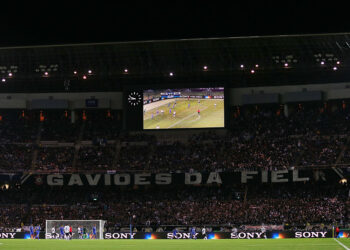 Torcida do Corinthians na final do Mundial de 2012 (Crédito: GettyImages)