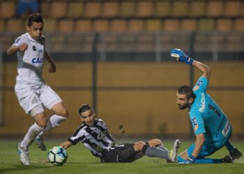 Matheus atuou muito pouco com a camisa do Santos (Crédito: GettyImages)