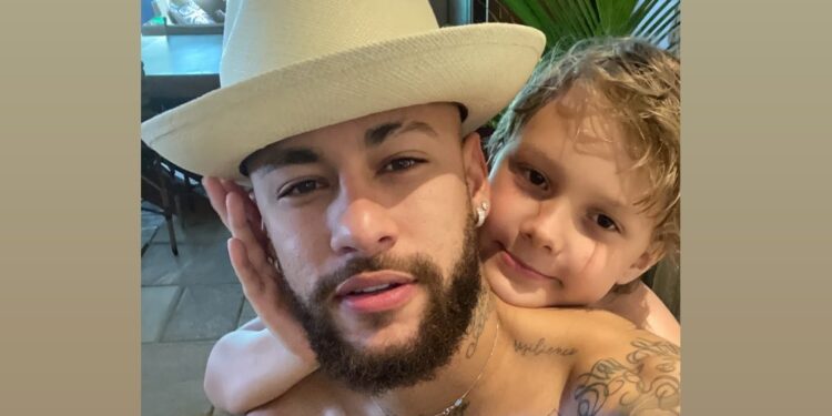 Davi Lucca nasceu em 2011, fruto da relação de Neymar com a ex-namorada Carolina Dantas (Crédito: Instagram @neymarjr)