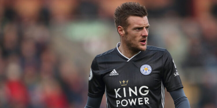 Vardy, que está no Leicester desde 2012, é o quarto maior artilheiro da história do clube (Crédito: Getty Images)