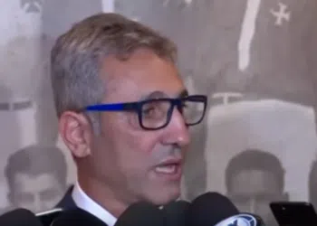 Alexandre Campello, presidente do Vasco, em entrevista na sede do clube (Crédito: Reprodução/Youtube)