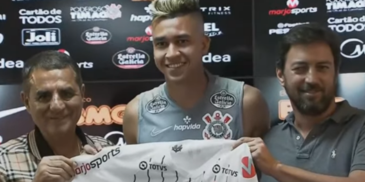 Após polêmica, Victor Cantillo ganha a camisa 24 do Corinthians (Crédito: transmissão FOX Sports)