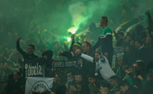 Torcida do Sporting usa trechos do hino do Corinthians para fazer protesto na Europa (Crédito: GettyImages)