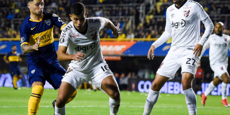 Bruno Guimarães foi revelado pelo Athletico PR (Crédito: GettyImages)