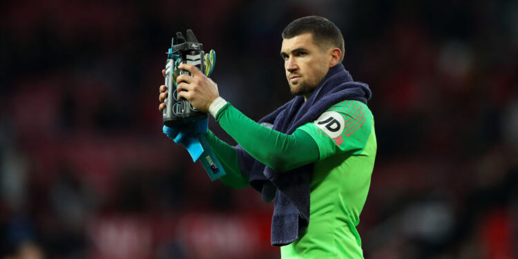 O goleiro irá ajudar sua terra natal (Crédito: GettyImages)