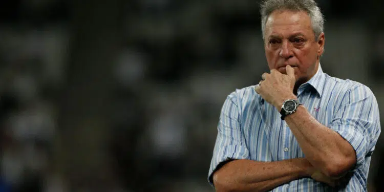Abel Braga revelou que gostaria de contar com um jogador rubro-negro (Crédito: GettyImages)