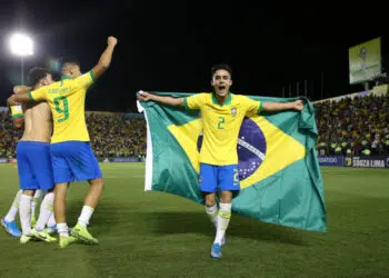 Yan comemorando a vitória do Brasil no Mundial (Crédito: GettyImages)