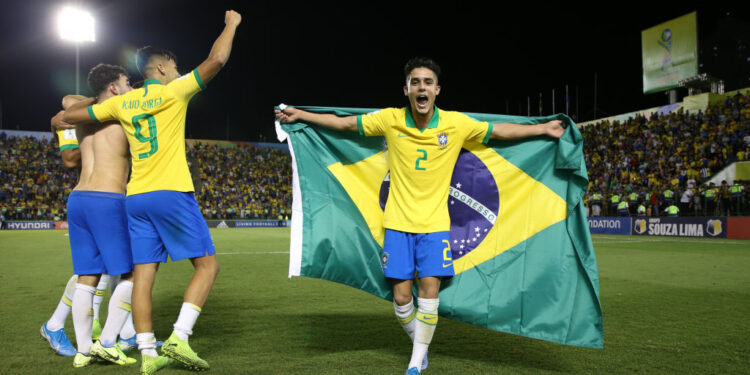 Yan comemorando a vitória do Brasil no Mundial (Crédito: GettyImages)