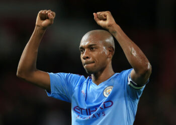 Fernandinho é apontada como o melhor brasileiro que já atuou na Inglaterra (Crédito: GettyImages)