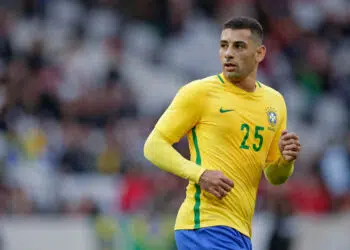 Diego Souza assina contrato com o Grêmio (Crédito: GettyImages)