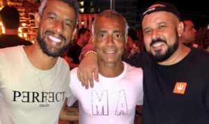 Romário curtiu balada com Léo Moura e amigos (Crédito: Instagram)