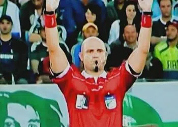 Árbitro de jogo comete gafe e escreve Corinthians com nome de rival! (Crédito: Transmissão SporTV)