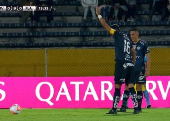 Independiente del Valle conseguiu um empate no jogo de ida da competição Sul-Americana (Crédito: Transmissão DAZN)