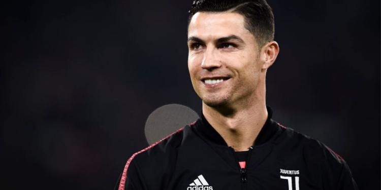Cristiano Ronaldo vira robô gigante em desfile de Carnaval da Itália (Crédito: GettyImages)