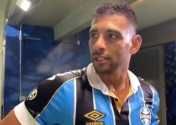 Diego Souza marca em reestreia pelo Grêmio no Gauchão! (Crédito: Transmissão/Grêmio TV)