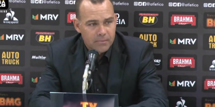 Dudamel não gostou da postura defensiva do rival (Crédito: Transmissão TV Galo)
