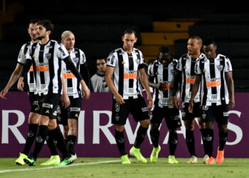 Rafael Dudamel vai com foça máxima para cima de seus adversários (Crédito: GettyImages)