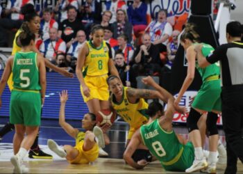 Brasil até tentou, mas não conseguiu evitar derrota (Crédito: Divulgação/CBB)