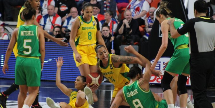 Brasil até tentou, mas não conseguiu evitar derrota (Crédito: Divulgação/CBB)