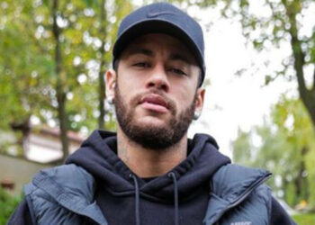 Jornal ironizou expulsão de Neymar (Crédito: Transmissão Instagram)
