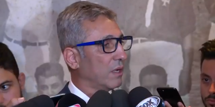 Campello não quis fazer nenhuma promessa ao elenco (Crédito: Transmissão / Fox Sports)