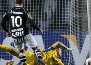 Cássio fazendo defesa na Libertadores (Crédito: Transmissão TV Globo)