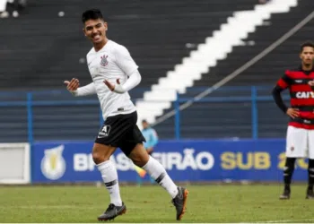 Meia Fabricio Oya completa um ano como profissional (Crédito: Divulgação/ MS+ Sports)