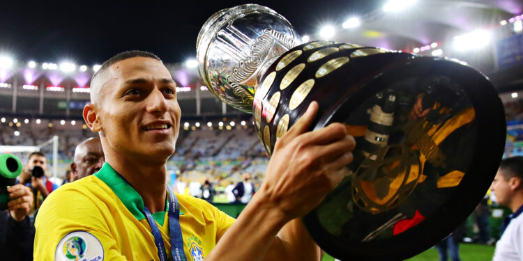 Richarlison relembra infância no ES (Crédito: Getty Images)