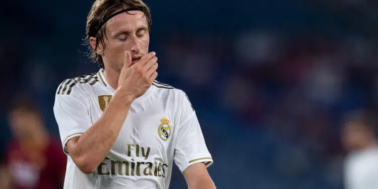 Modric em ação com a camisa do Real Madrid (Crédito: GettyImages)