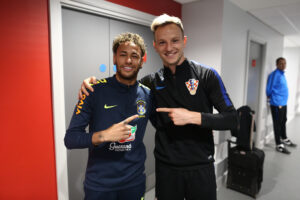 Neymar e Rakitic nutrem grande amizade (Crédito: Lucas Figueiredo / CBF)