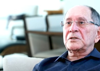 Rádio Bandeirantes rescinde contrato do narrador José Silvério (Crédito: YouTube/UOL Esporte)