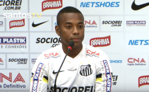 Ídolo do Santos comenta sobre possível retorno de Robinho ao clube (Crédito: Transmissão Santos TV)