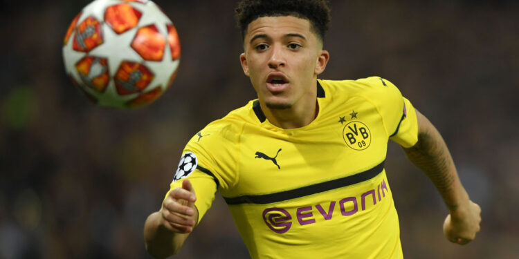 Segundo a mídia britânica, já está tudo certo para Sancho se transferir ao Manchester United (Crédito: Getty Images)