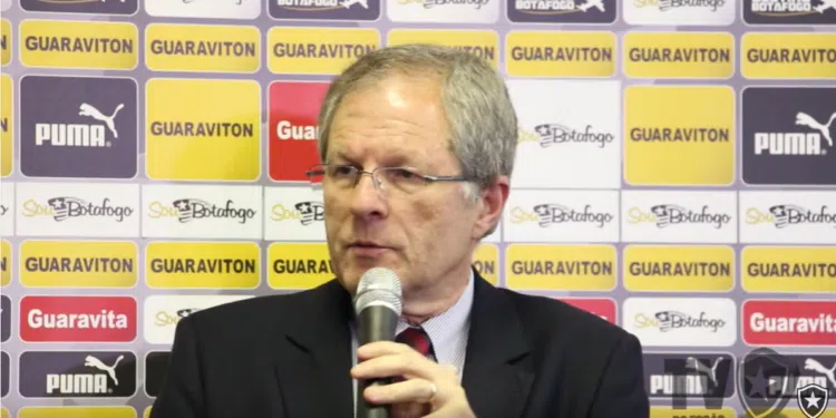 Ex-dirigente não poupou críticas ao Flamengo (Crédito: Transmissão / TV Botafogo)