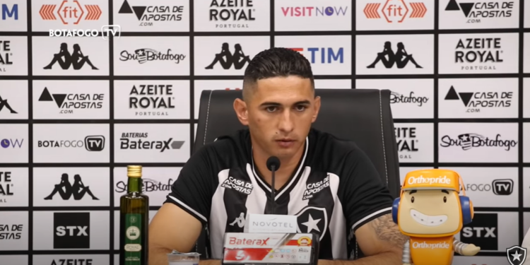 Danilo Barcelos é titular do Botafogo (Crédito: Transmissão TV Botafogo)