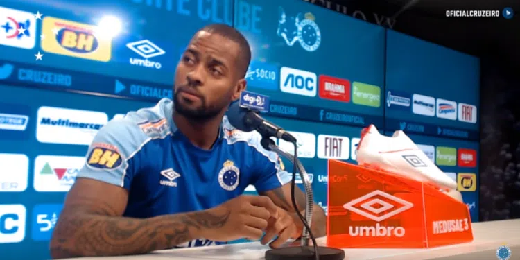 Dedé abriu o jogo sobre a passagem de Rogério Ceni pelo Cruzeiro (Crédito: TV Cruzeiro)