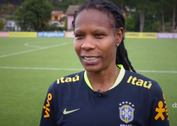 Formiga anunciou que seguirá no Parque dos Príncipes por mais um ano! (Crédito: Transmissão CBF TV)